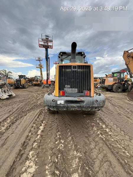 2018 Case 621G CLOSED CAB, 1 FUNCTION, JRB 416 STYLE HYD COUPLER