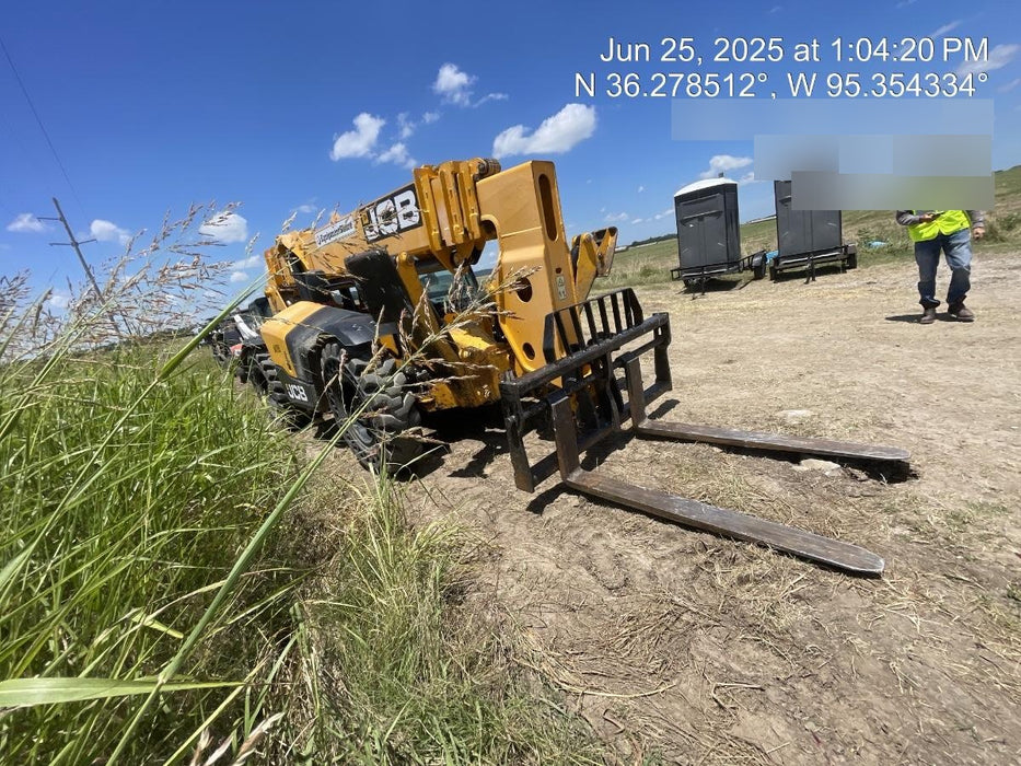 2019 JCB 512-56 Cab/Heat/Air, 109 HP, Solid Tires, STD Worklight, Beacon, Aux Hydraulics, Lifting Eye, Back up Alarm w/66" Carriage/60" Forks