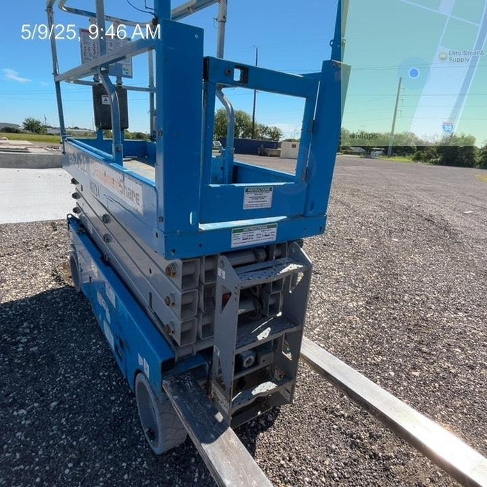 2019 Genie GS-2632 Folding rails with half height swing gate
