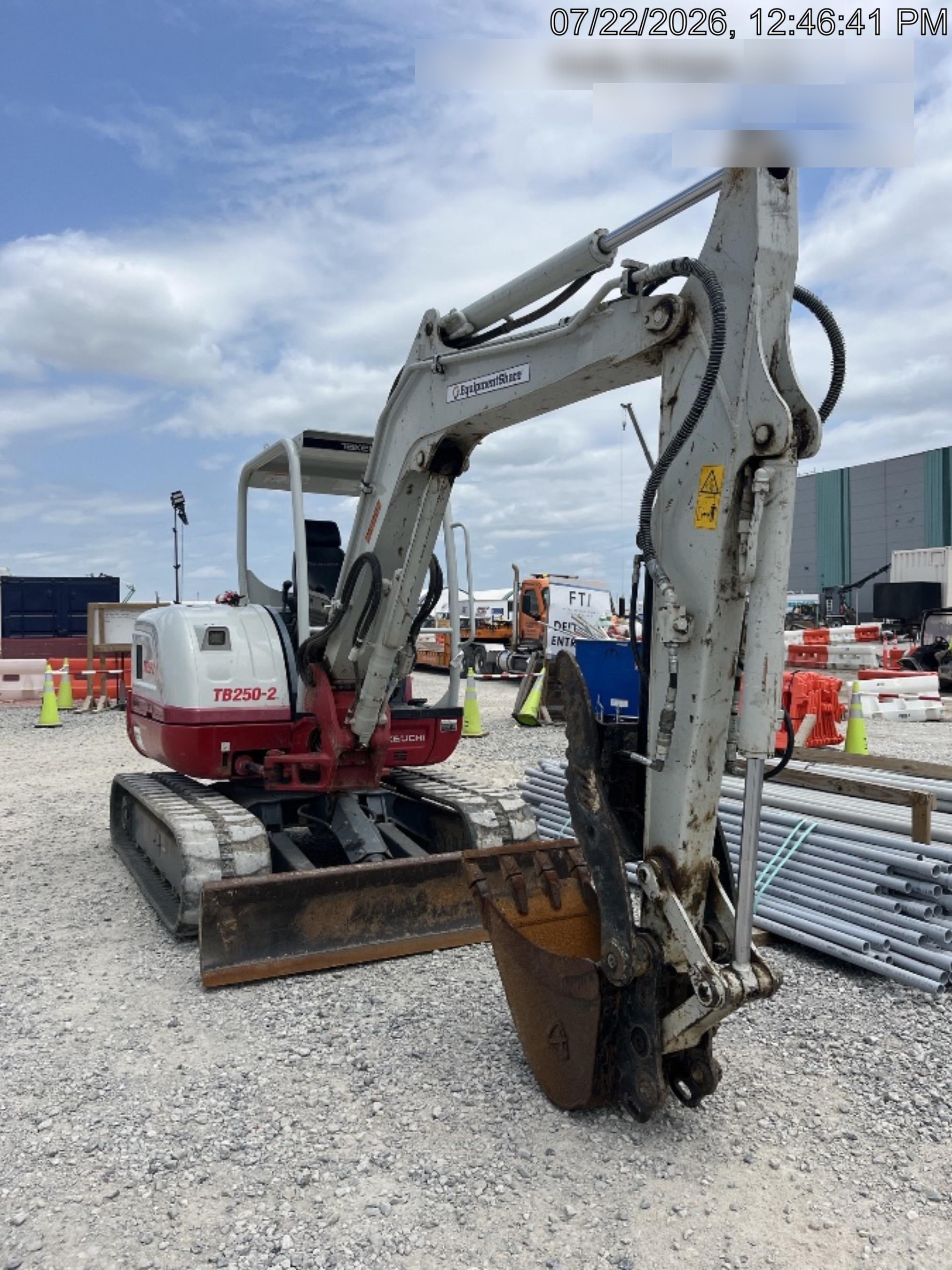 2022 TAKEUCHI TB250-2R