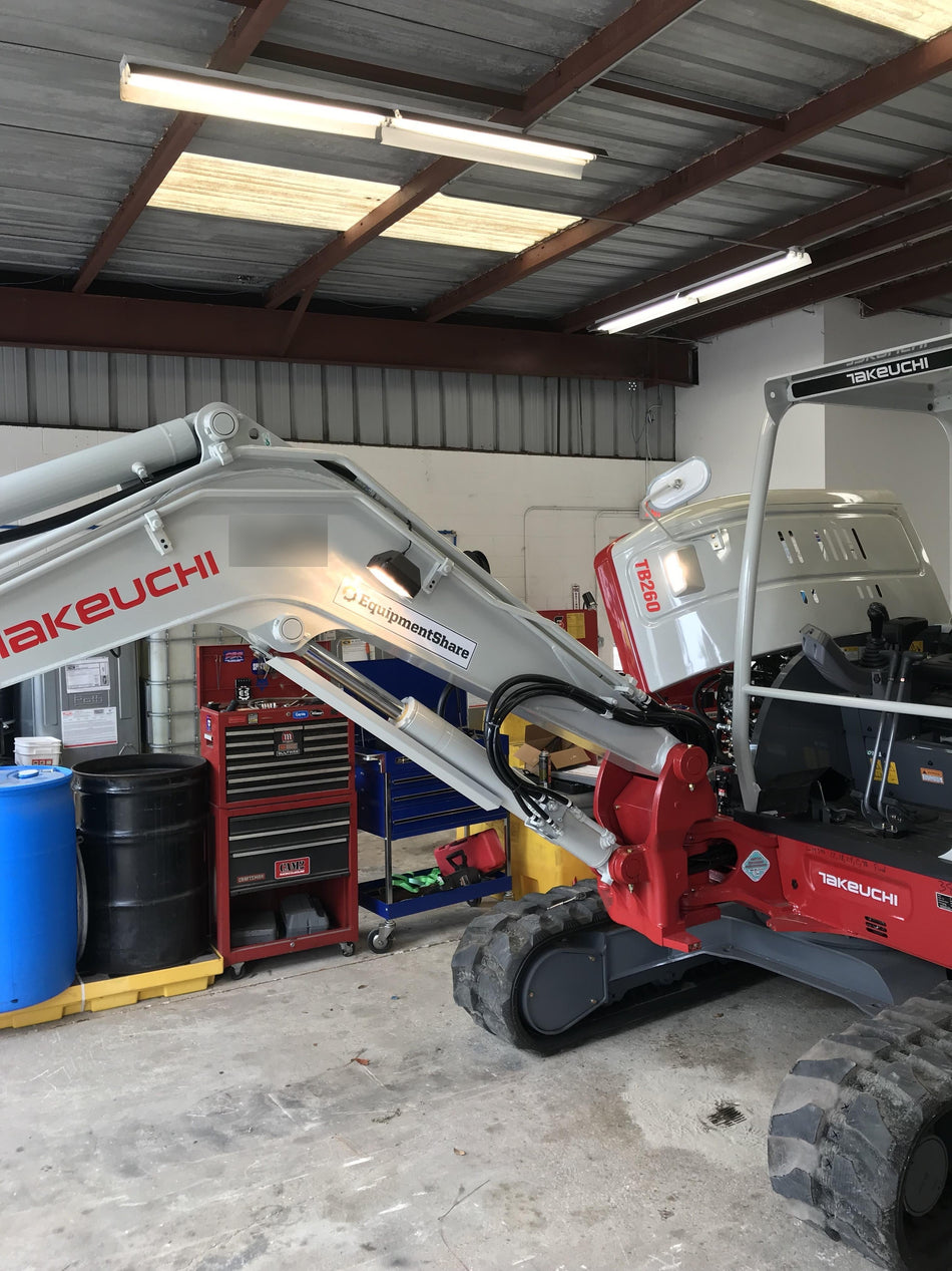 2019 Takeuchi TB260 Canopy, Standard Blade, Auxiliary hydraulics w/Manual QC, Hydraulic thumb, 12" ,18", 24" Bucket