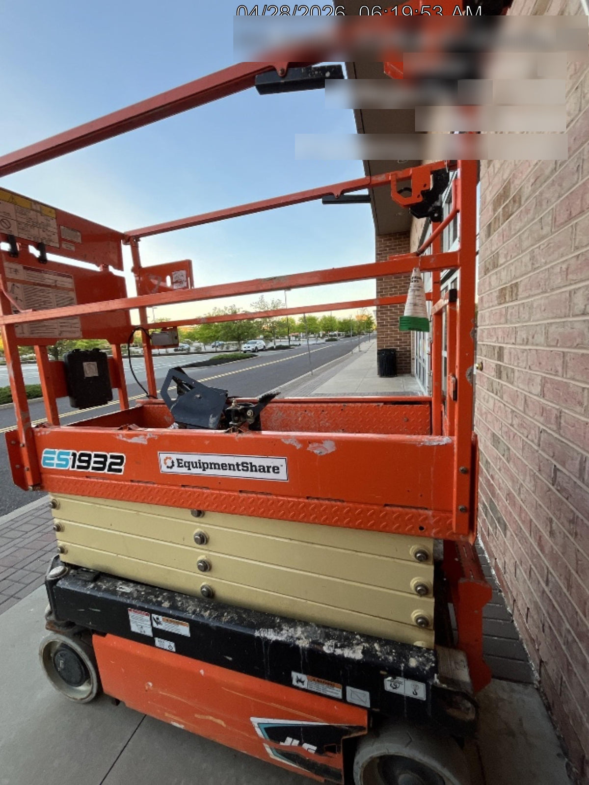 2021 JLG ES1932