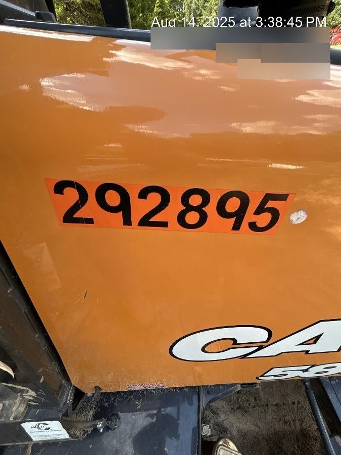 2023 CASE 588H