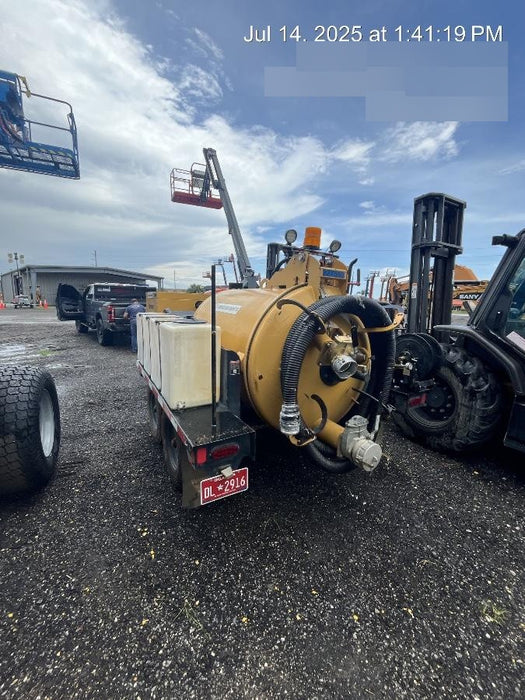 2022 VAC-TRON LP573XDT