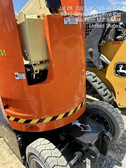 2025 JLG E300AJP