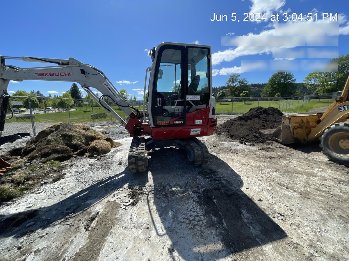 2022 TAKEUCHI TB235-2CR