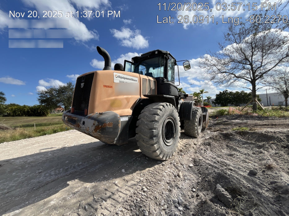 2018 Case 821G CLOSED CAB, 1 FUNCTION, JRB 418 STYLE HYD COUPLER