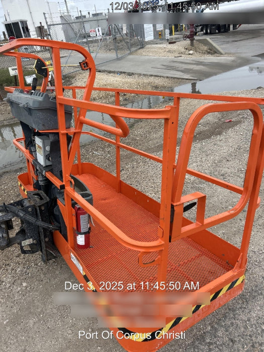 2021 JLG 400S