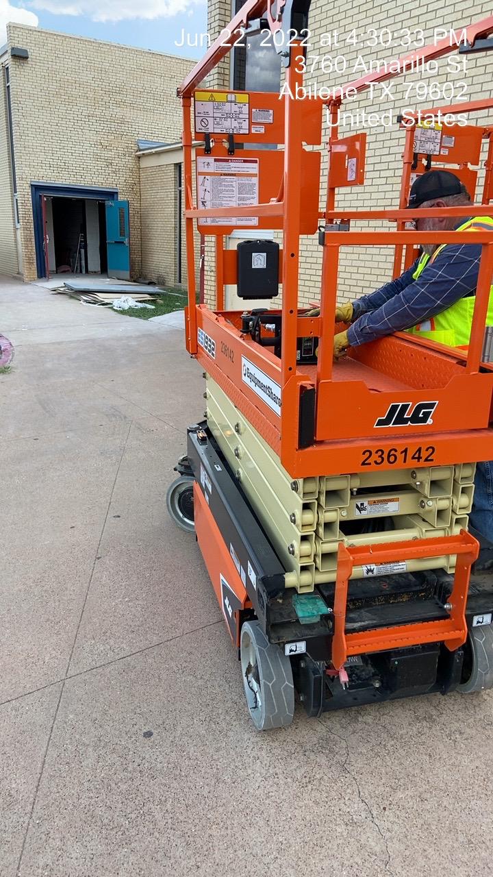 2022 JLG ES1932