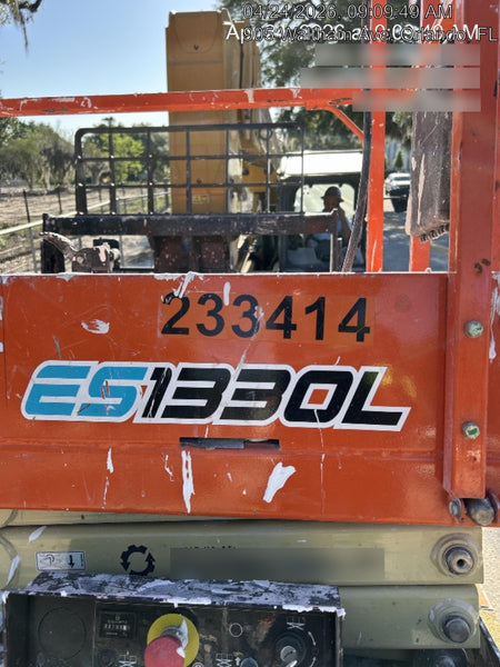 2022 JLG ES1330L