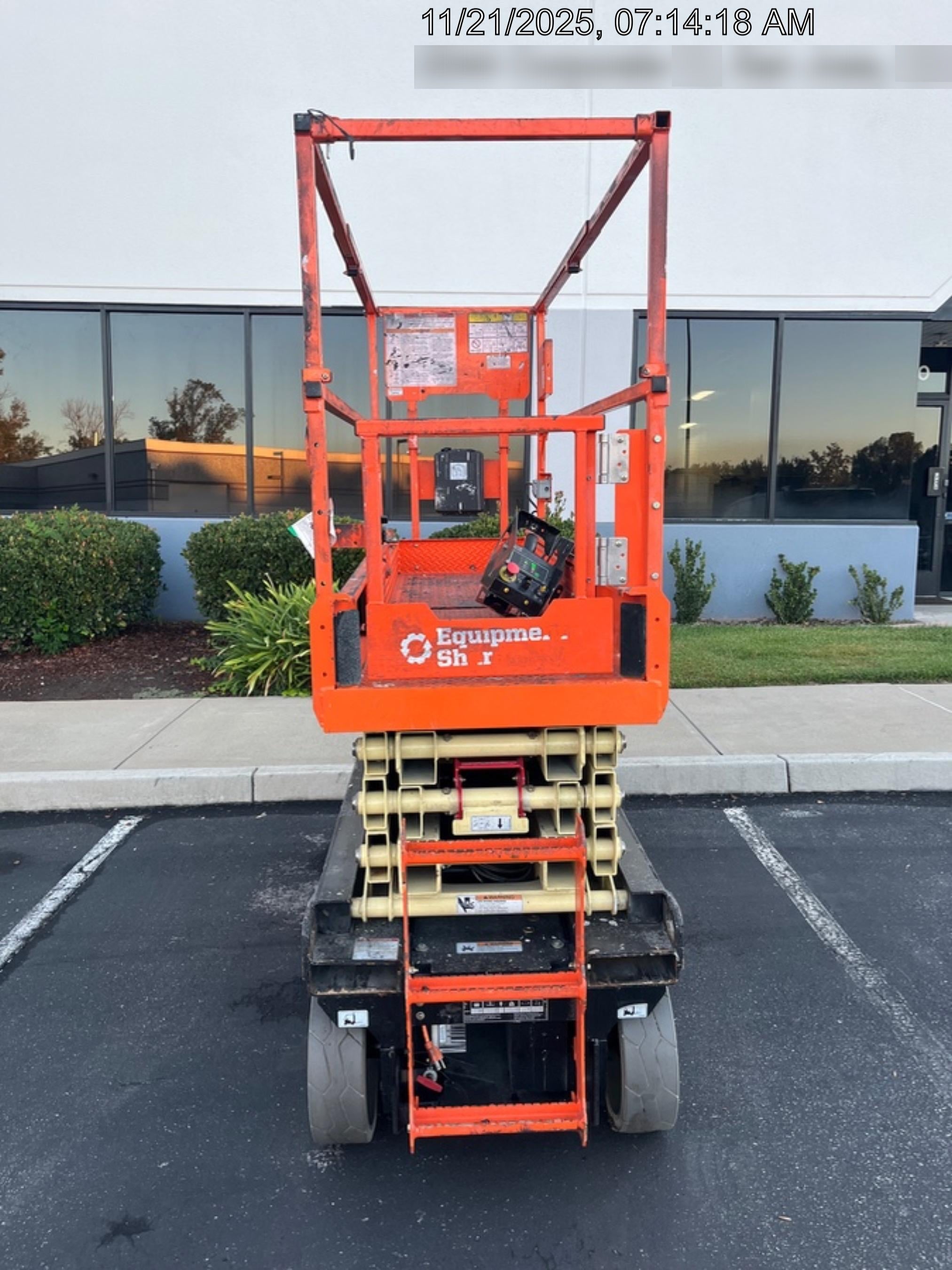 2022 JLG ES2632