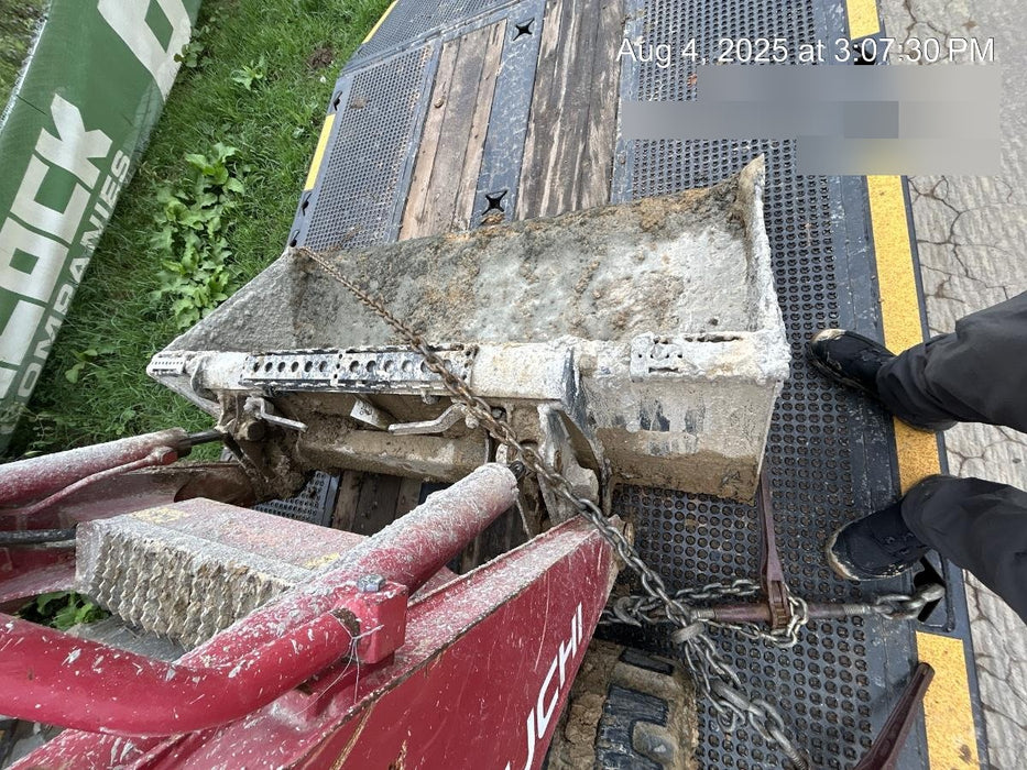 2025 EQUIPMENTSHARE 1006146 - 72" Smooth Bucket, CTL