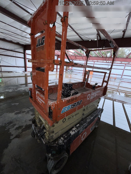 2023 JLG ES1932