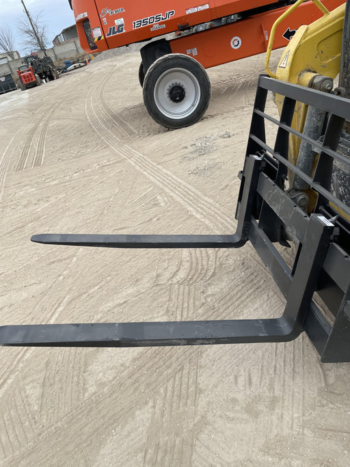 2023 ARROW MATERIAL HANDLING 48" Pallet Forks - Arrow