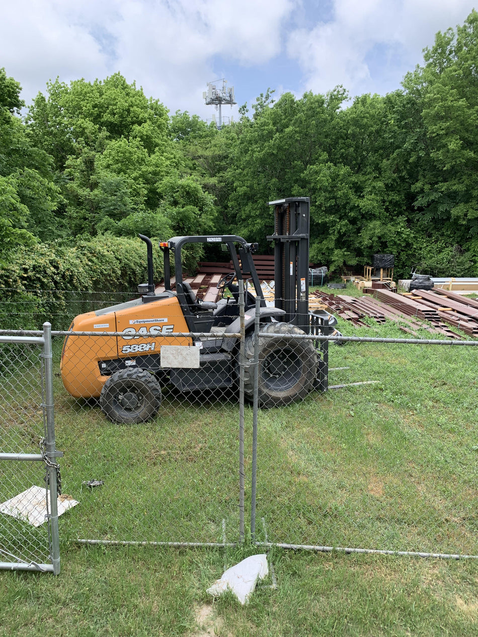 2023 CASE 588H