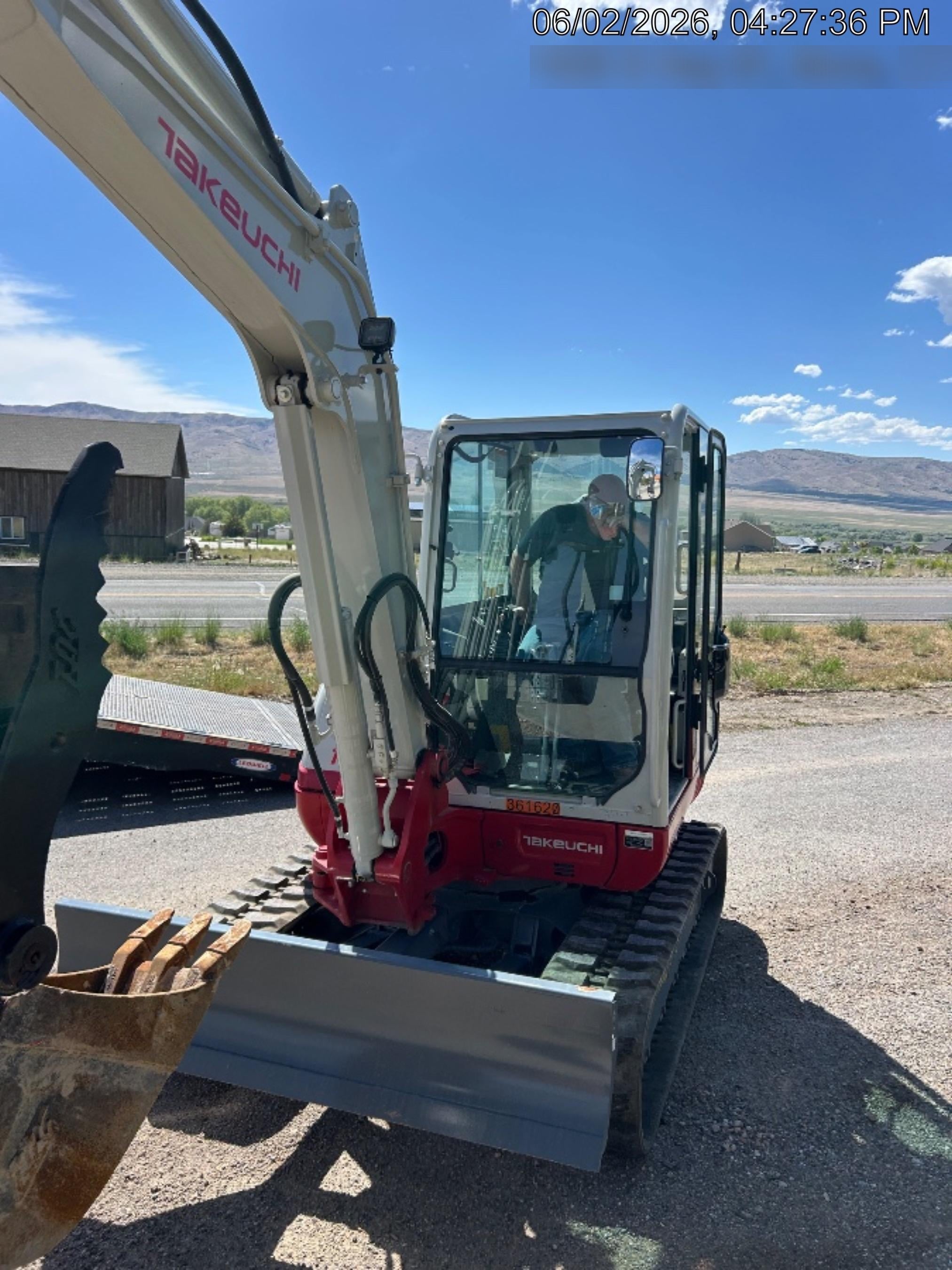 2023 TAKEUCHI TB250-2C