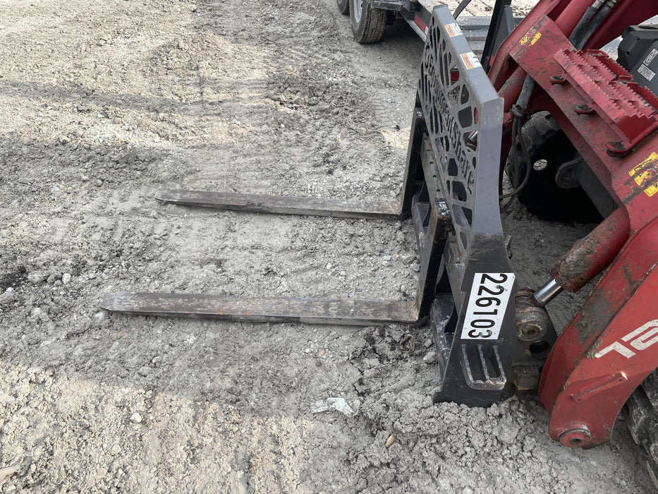 2022 PALADIN 48" Pallet Forks - Paladin