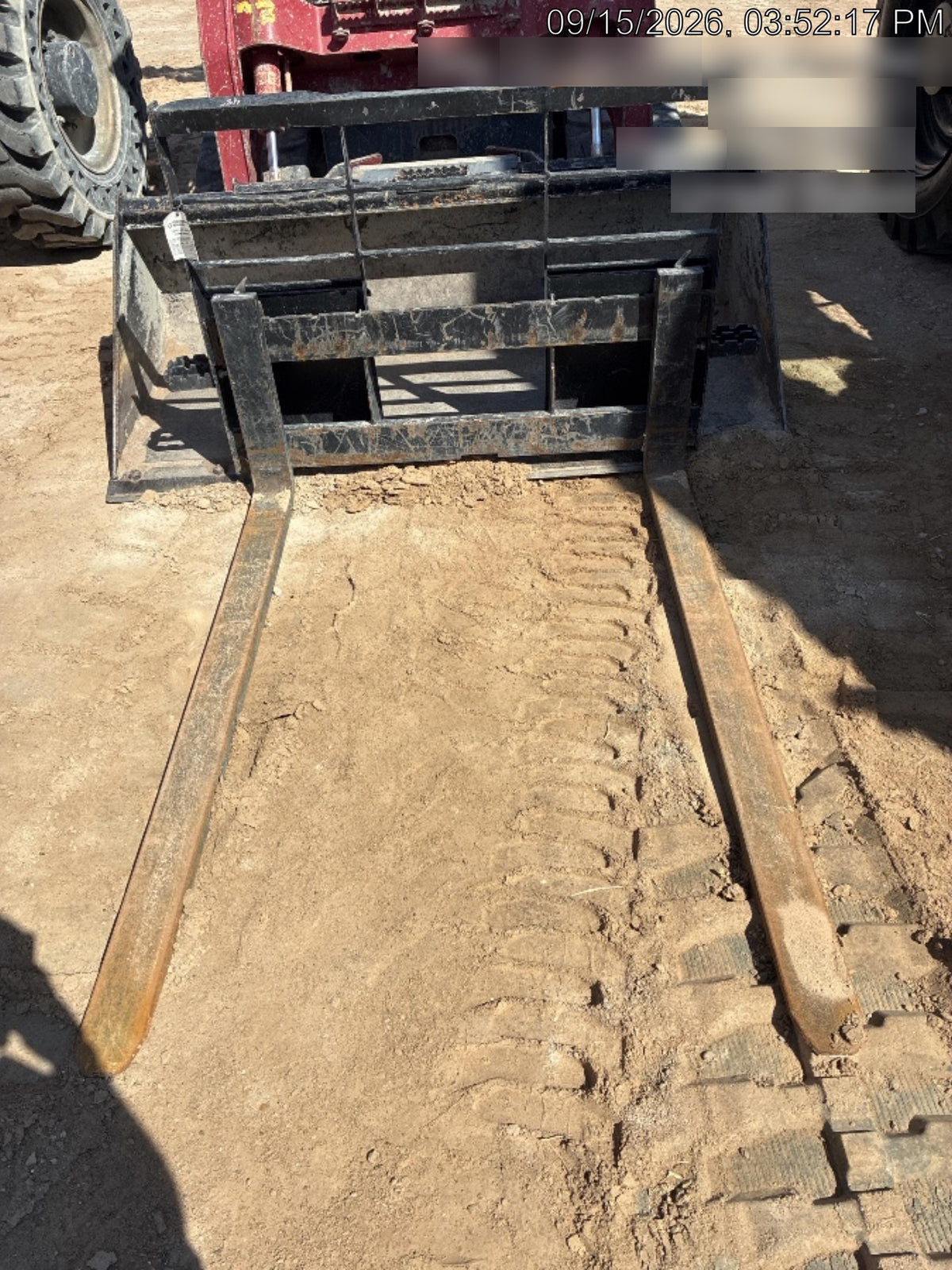 2025 ARROW MATERIAL HANDLING 60" Pallet Forks - Arrow