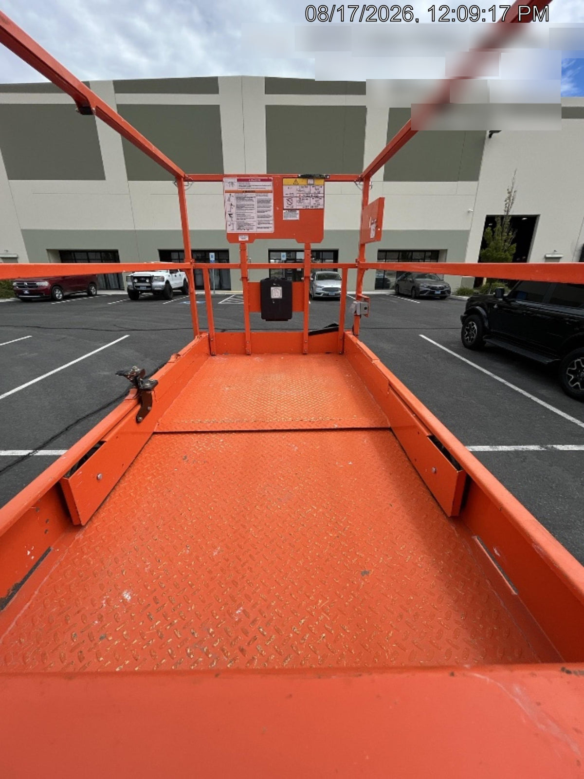2025 JLG ES3246