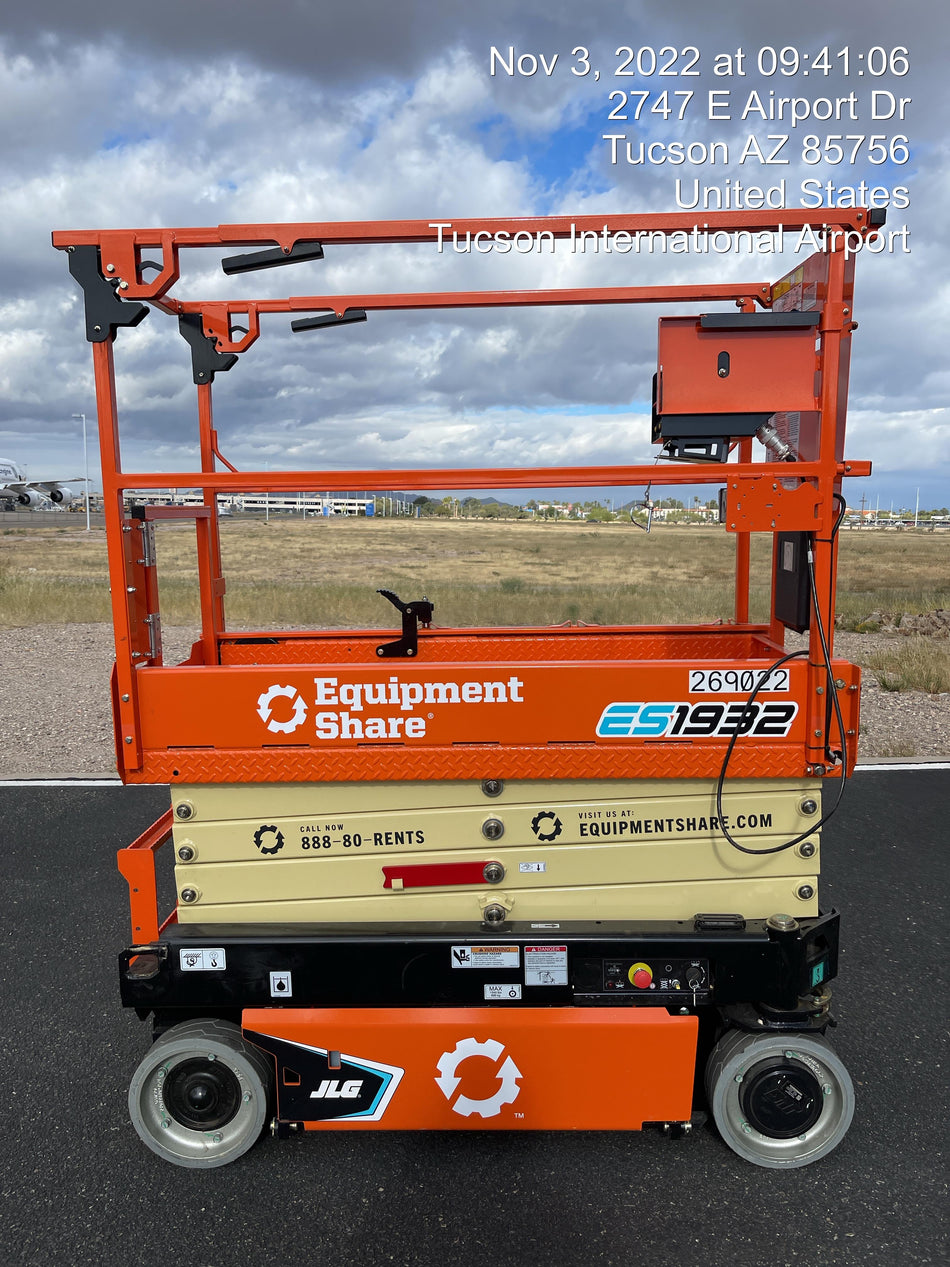 2022 JLG ES1932