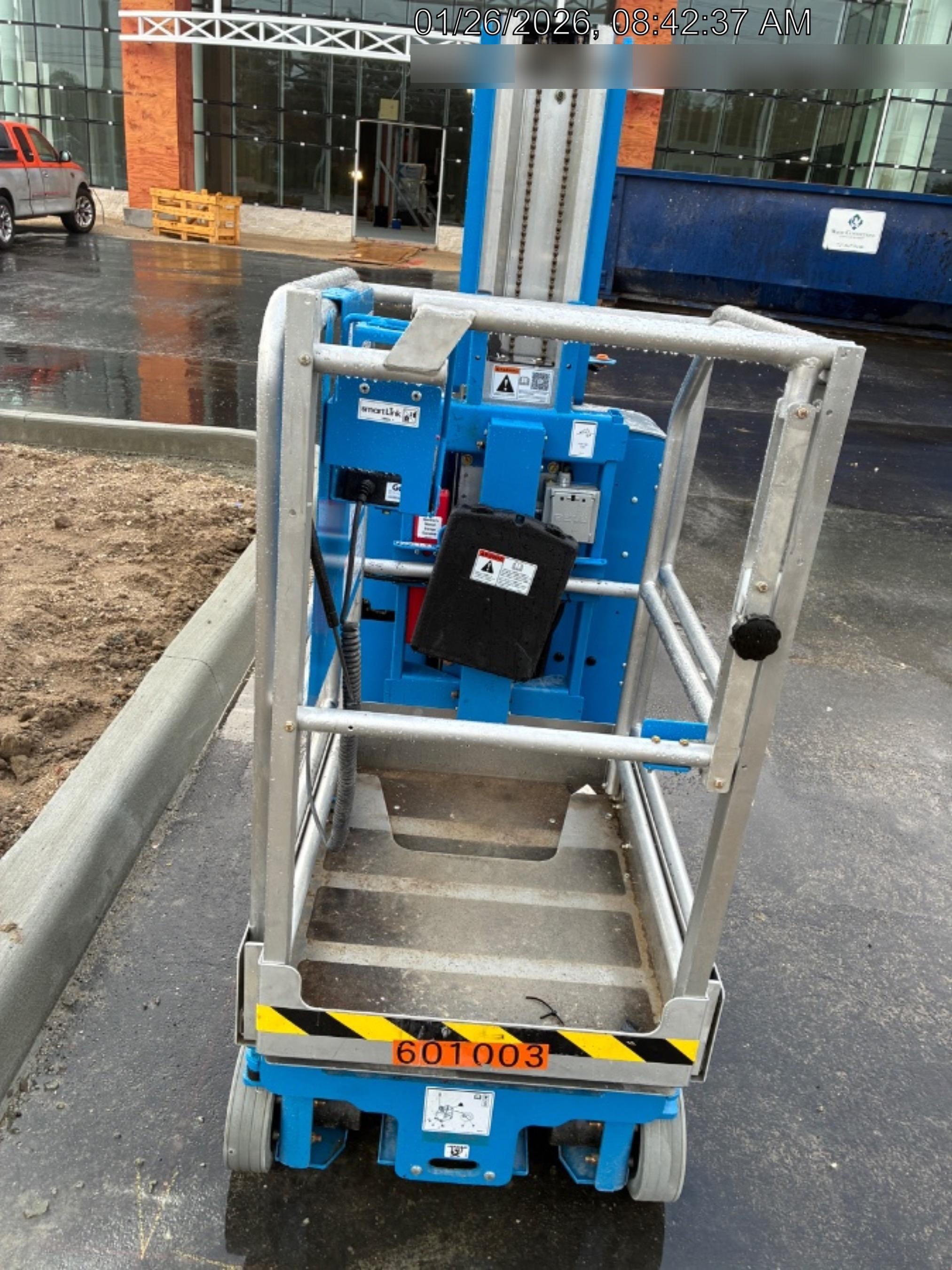 2022 JLG ES1330L