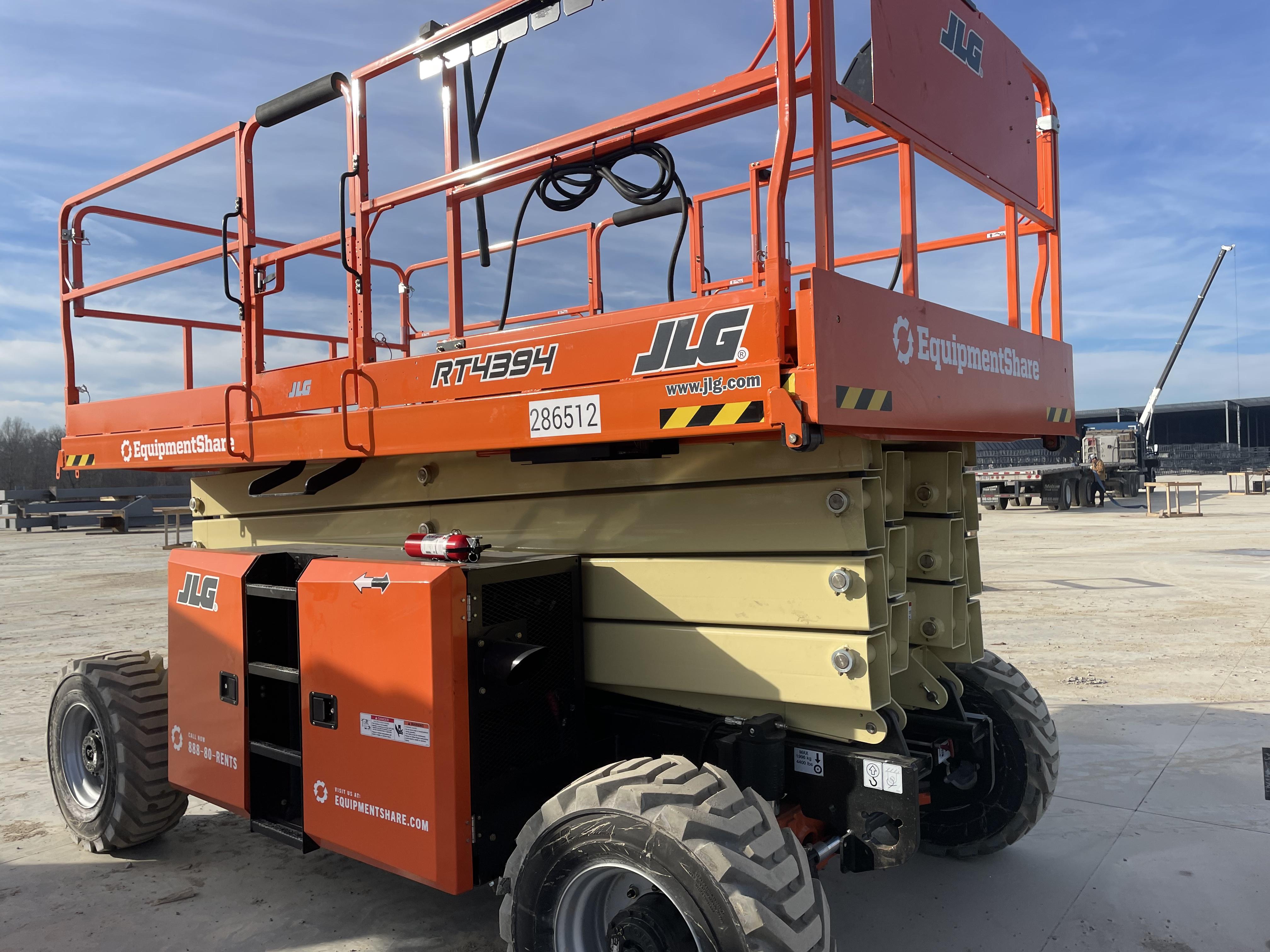 2022 JLG RT4394