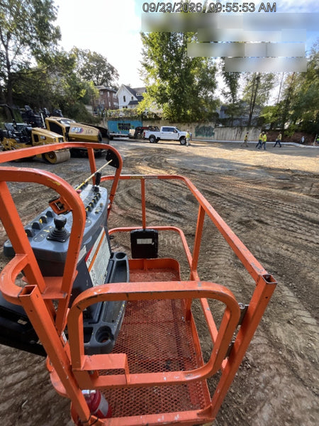 2023 JLG E300AJP