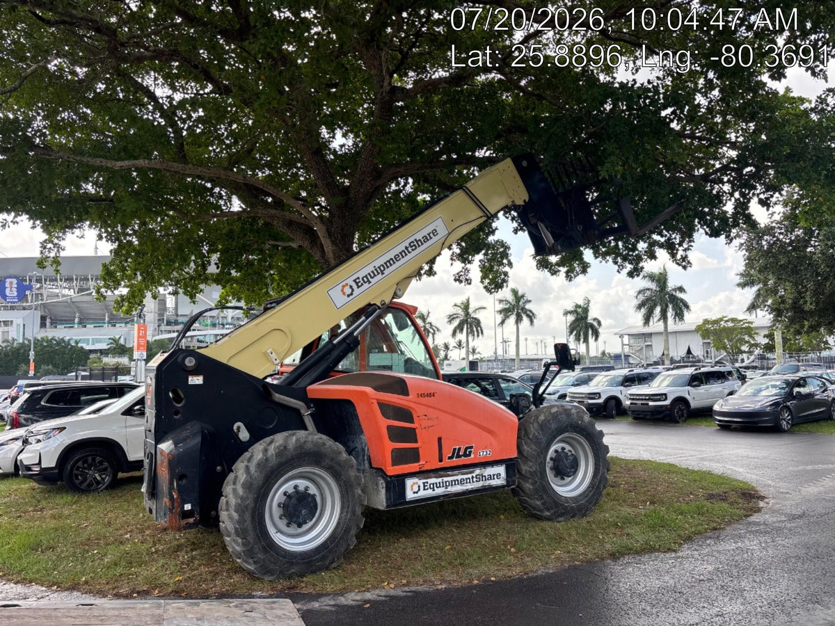 2021 JLG 1732