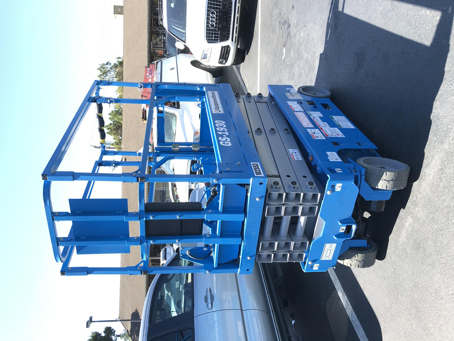 2020 Genie GS-1930 Solid Non Marking Tires, Beacon, Folding rails with half height swing gate, 800W Inverter