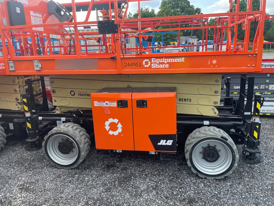 2022 JLG RT3369