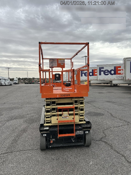 2023 JLG ES3246