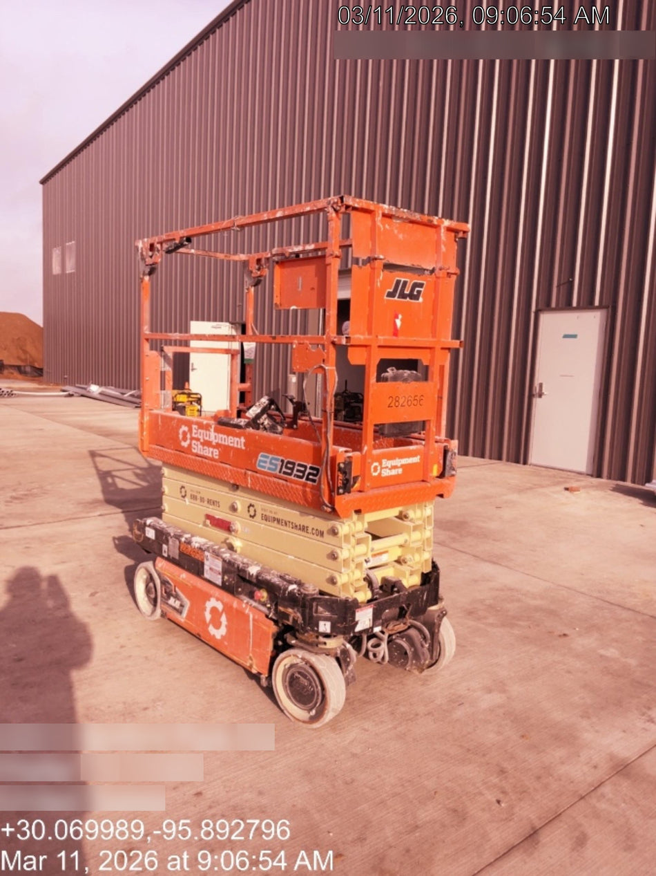 2022 JLG ES1932