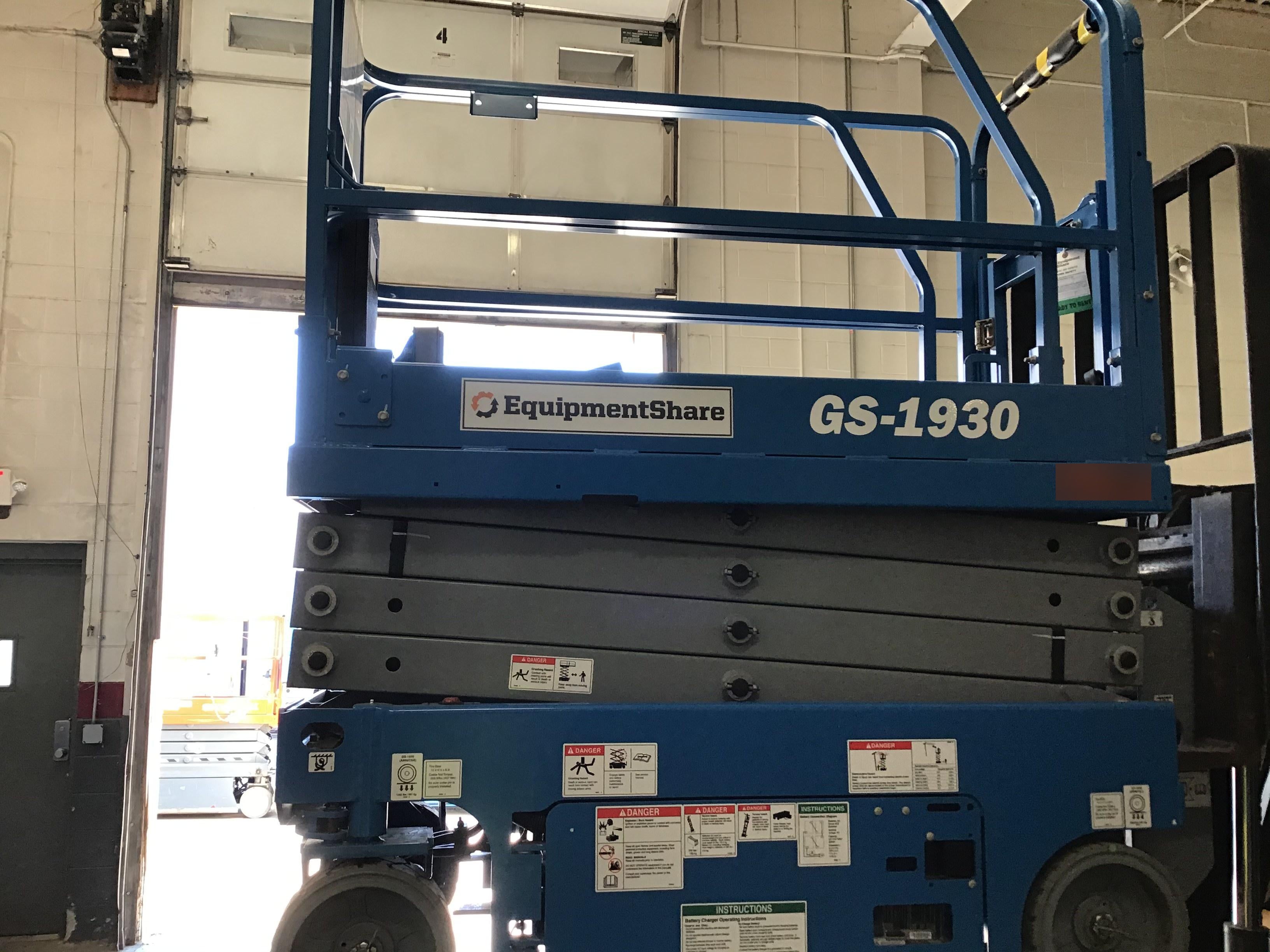 2020 Genie GS-1930 Solid Non Marking Tires, Beacon, Folding rails with half height swing gate