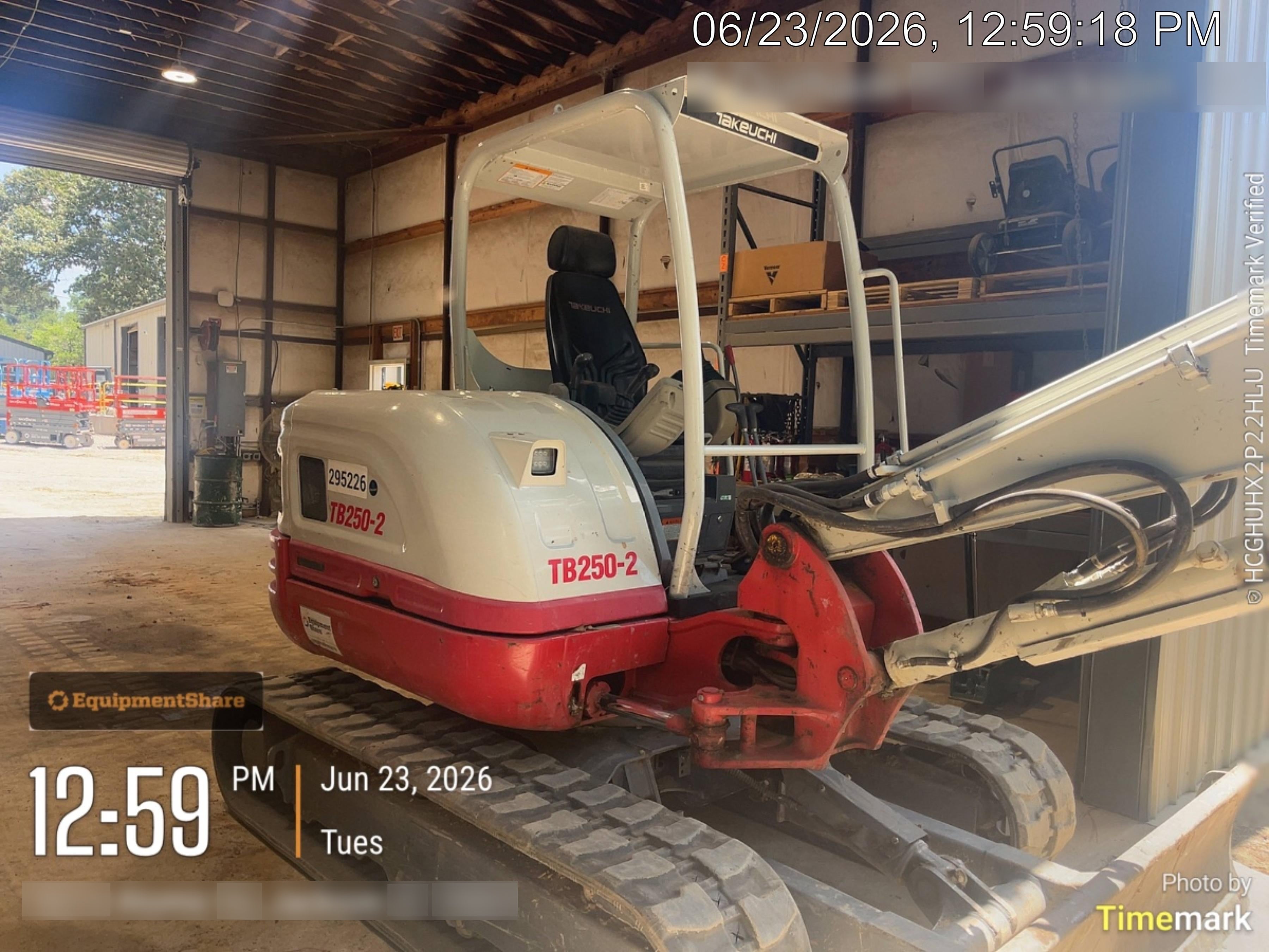 2023 TAKEUCHI TB250-2R