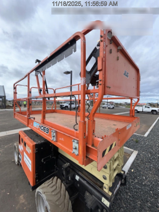 2021 JLG ERT4069