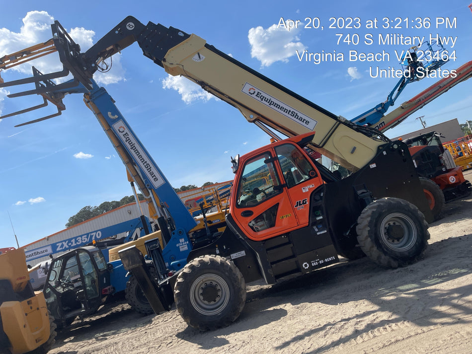 2023 JLG 1075
