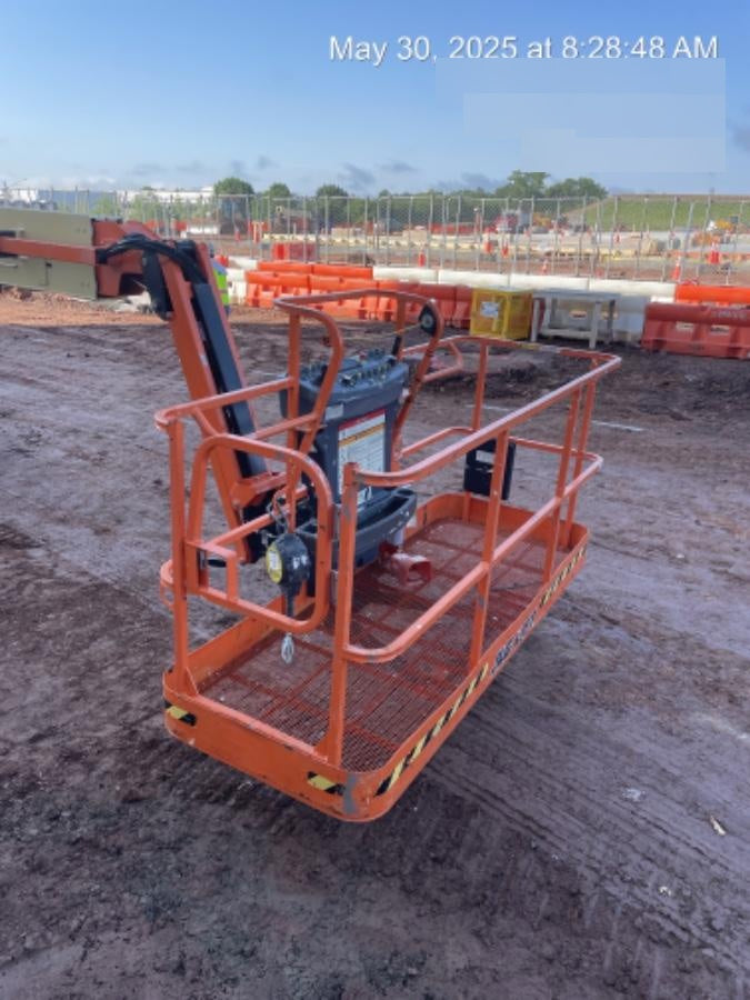 2021 JLG EC600SJ