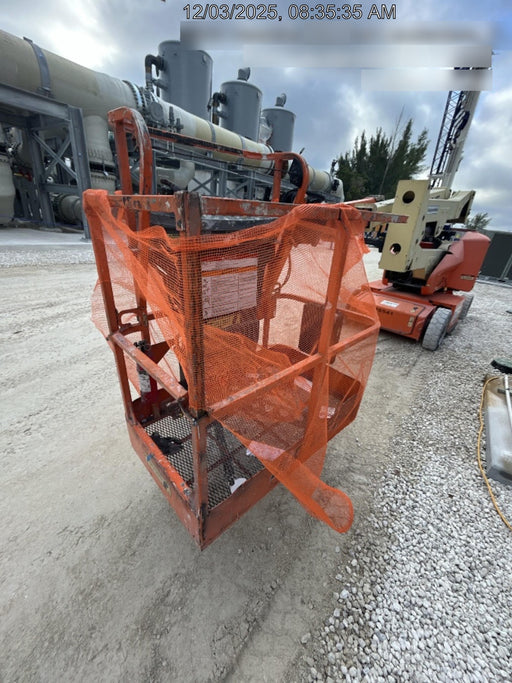 2019 JLG E400AJPN