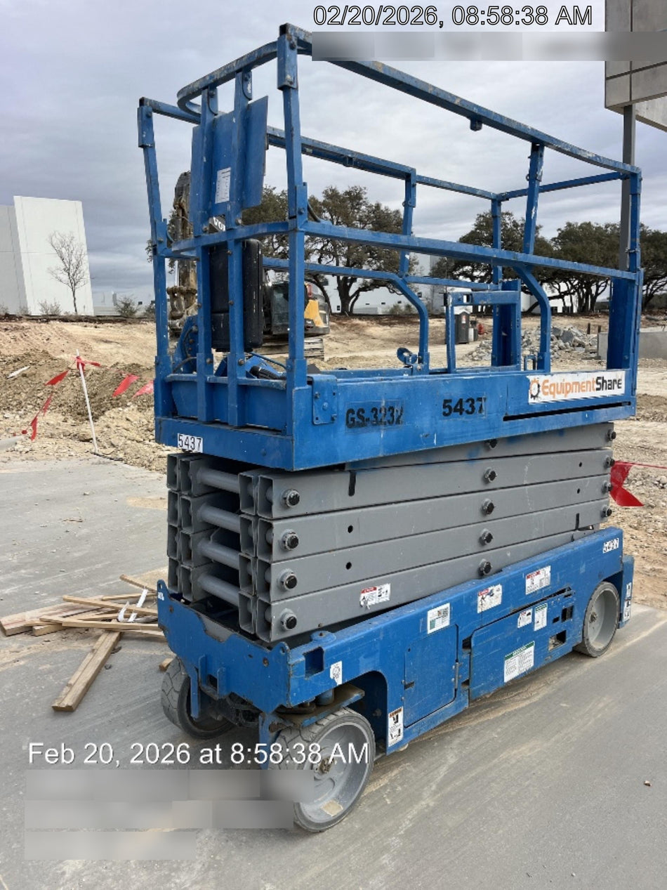 2017 Genie GS-3232 Genie GS3232 Narrow 32' Scissor Lift