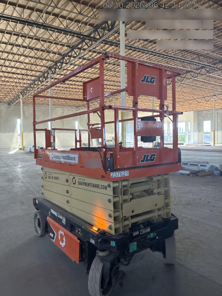 2022 JLG ES3246