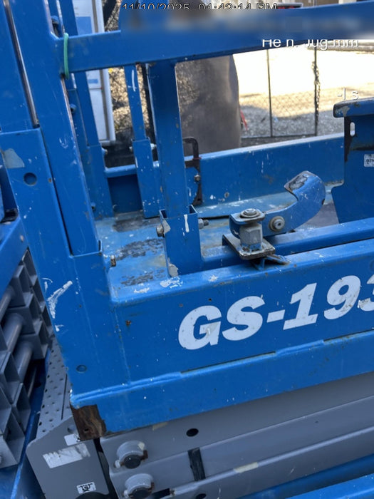 2019 Genie GS-1930 Fixed rails with chain Entry