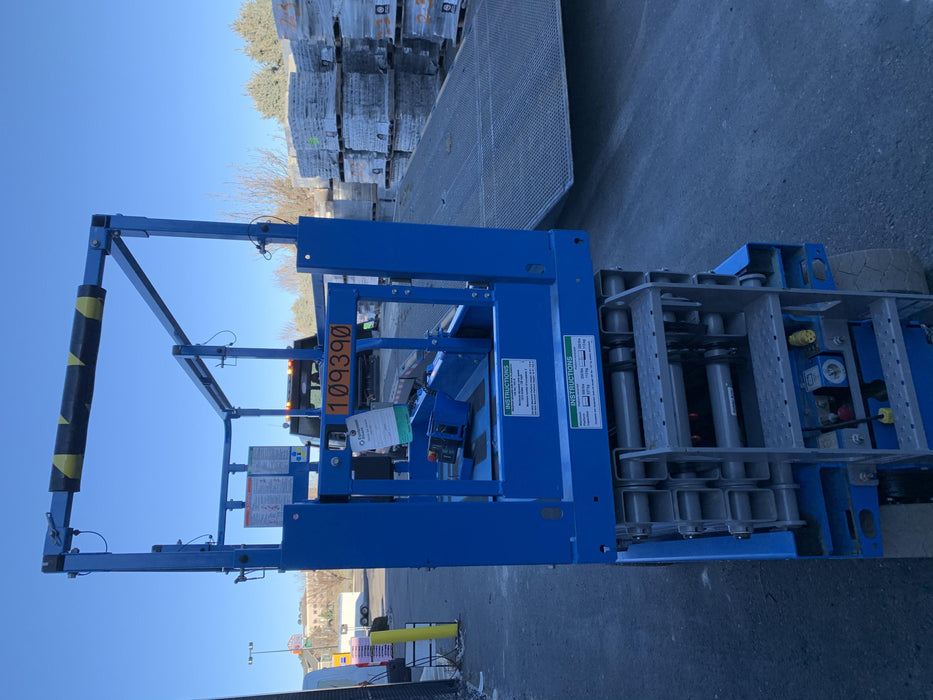 2020 Genie GS-2632 Solid NM Tires, Folding Rails with Half-Height Swing Gate, Beacon, 800W Invertor