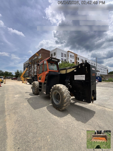 2022 JLG 1075