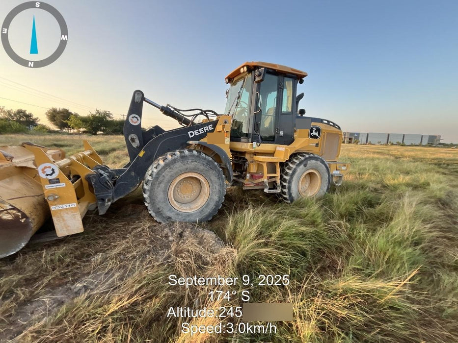 2019 John Deere 524L Cab/Heat/AIR, 3rd Function Hydraulics, Hydraulic JRB QC 2.75 Yd. Bucket, 60" Carriage/72" Forks