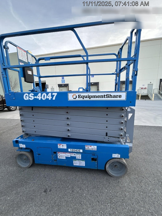 2020 Genie GS-4047 Standard, Folding full height swing gate, 800W Inverter