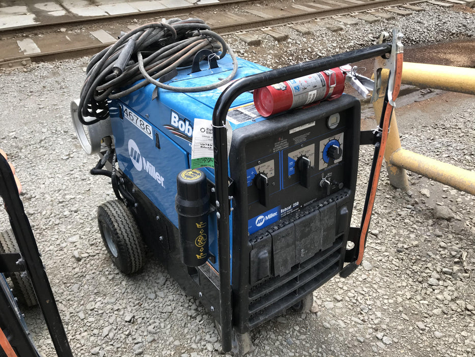 2019 Miller Electric BOBCAT 250 Standard w/Running Gear, Bracket, Hose