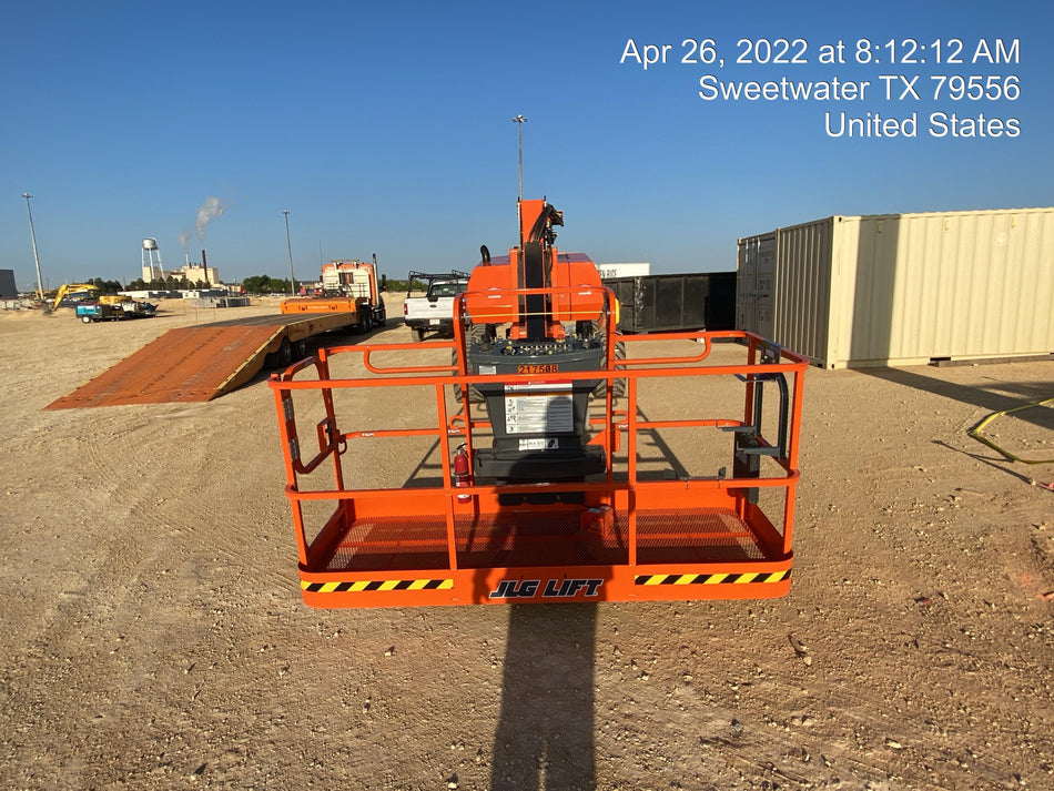 2022 JLG 800AJ