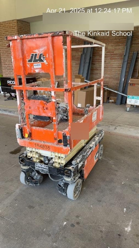 2021 JLG ES1330L