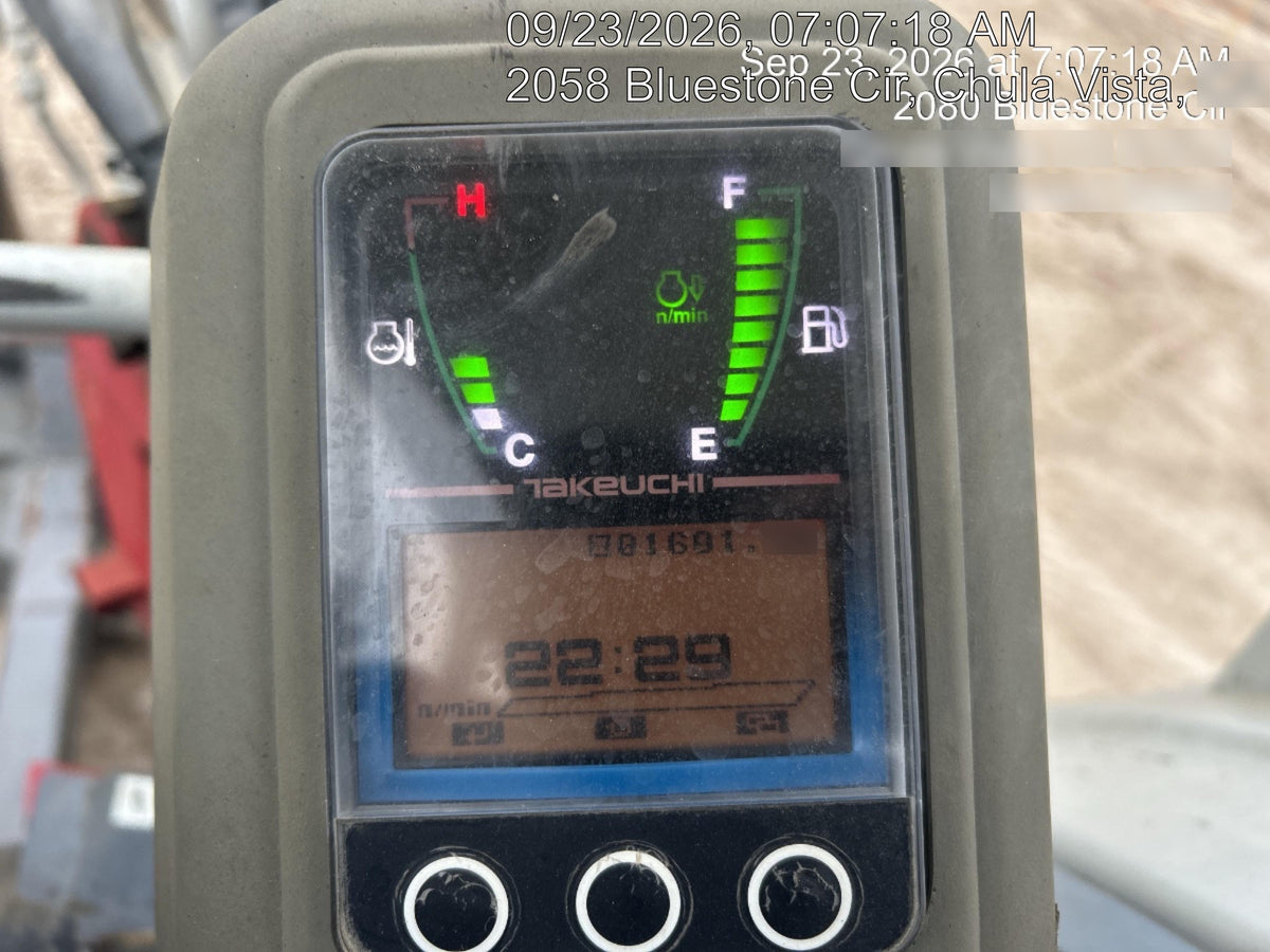 2021 TAKEUCHI TB250-2