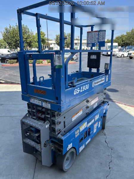 2020 Genie GS-1930 Solid Non Marking Tires, Beacon, Folding rails with half height swing gate, 800W Inverter